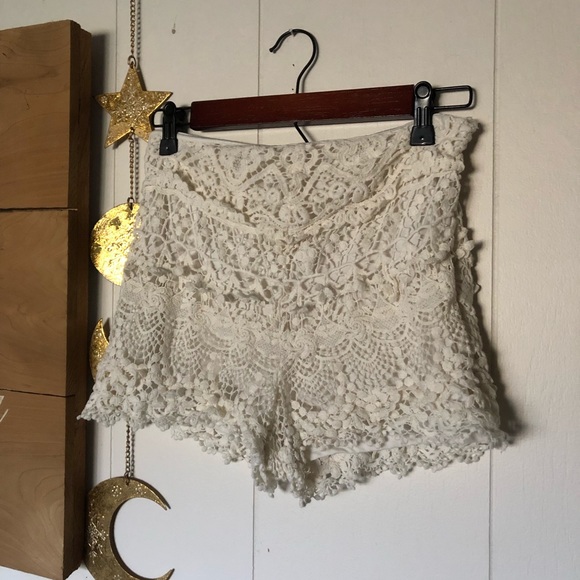 UO Lace Shorts - Picture 2 of 5